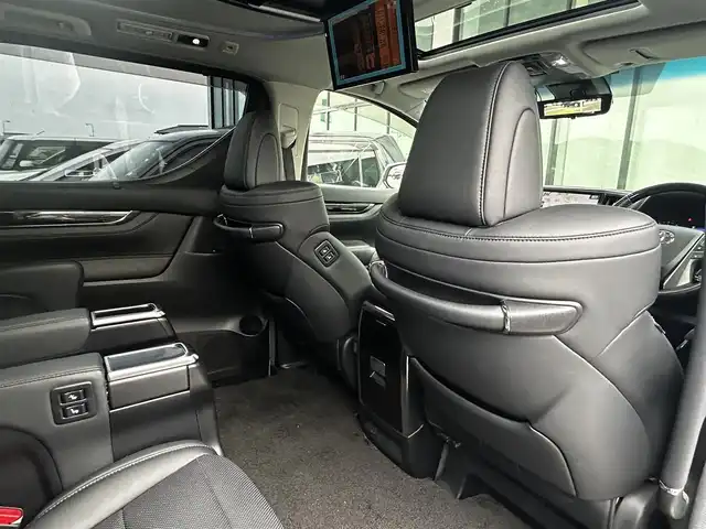 トヨタ アルファード S Cパッケージ 香川県 2019(令1)年 5.1万km ホワイトパールクリスタルシャイン 登録時走行距離：50982km/アルパイン11型ナビ/　CD DVD BT フルセグTV/バックカメラ　左サイドカメラ/アルパインフリップダウンモニター/Wサンルーフ/モデリスタエアロ（フロント　サイド　リアアンダー）/両側パワースライドドア/パワーバックドア/プリクラッシュセーフティシステム/レーンキープアシスト/レーダークルーズコントロール/ブラインドスポットモニター/クリアランスソナー/オートハイビーム/LEDヘッドライト/オートライト/フォグランプ/デジタルインナーミラー/前後ドライブレコーダー/ビルトインETC/レザーシート/シートベンチレーション/パワーシート/シートメモリ/オットマン/ステアリングヒーター/プッシュスタート/スマートキー/スペアキー