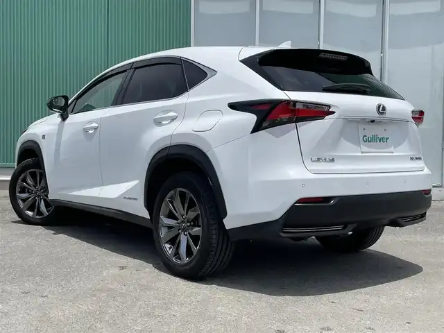 レクサス ＮＸ 300h Fスポーツ 福岡県 2015(平27)年 5.4万km ホワイトノーヴァガラスフレーク サンルーフ/バックカメラ/追従クルーズコントロール/パーキングアシスト/レーンキープアシスト/純正マット/純正AW/純正ナビ/フルセグTV/Bluetooth/AUX/USB2個/ステアリングヒーター/シートヒーター/エアシート/Dualエアコン