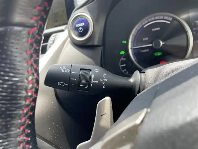 レクサス ＮＸ 300h Fスポーツ 福岡県 2015(平27)年 5.4万km ホワイトノーヴァガラスフレーク サンルーフ/バックカメラ/追従クルーズコントロール/パーキングアシスト/レーンキープアシスト/純正マット/純正AW/純正ナビ/フルセグTV/Bluetooth/AUX/USB2個/ステアリングヒーター/シートヒーター/エアシート/Dualエアコン