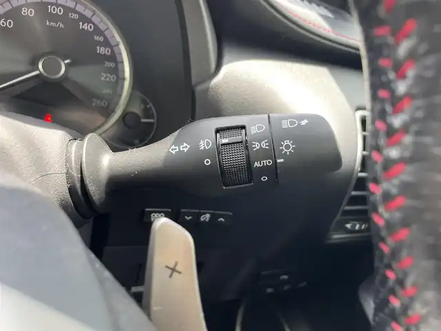 レクサス ＮＸ 300h Fスポーツ 福岡県 2015(平27)年 5.4万km ホワイトノーヴァガラスフレーク サンルーフ/バックカメラ/追従クルーズコントロール/パーキングアシスト/レーンキープアシスト/純正マット/純正AW/純正ナビ/フルセグTV/Bluetooth/AUX/USB2個/ステアリングヒーター/シートヒーター/エアシート/Dualエアコン