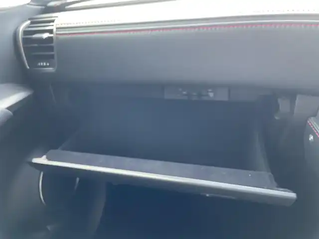 レクサス ＮＸ 300h Fスポーツ 福岡県 2015(平27)年 5.4万km ホワイトノーヴァガラスフレーク サンルーフ/バックカメラ/追従クルーズコントロール/パーキングアシスト/レーンキープアシスト/純正マット/純正AW/純正ナビ/フルセグTV/Bluetooth/AUX/USB2個/ステアリングヒーター/シートヒーター/エアシート/Dualエアコン