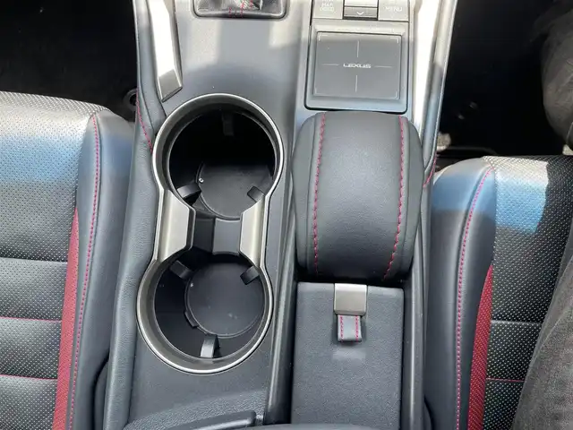 レクサス ＮＸ 300h Fスポーツ 福岡県 2015(平27)年 5.4万km ホワイトノーヴァガラスフレーク サンルーフ/バックカメラ/追従クルーズコントロール/パーキングアシスト/レーンキープアシスト/純正マット/純正AW/純正ナビ/フルセグTV/Bluetooth/AUX/USB2個/ステアリングヒーター/シートヒーター/エアシート/Dualエアコン