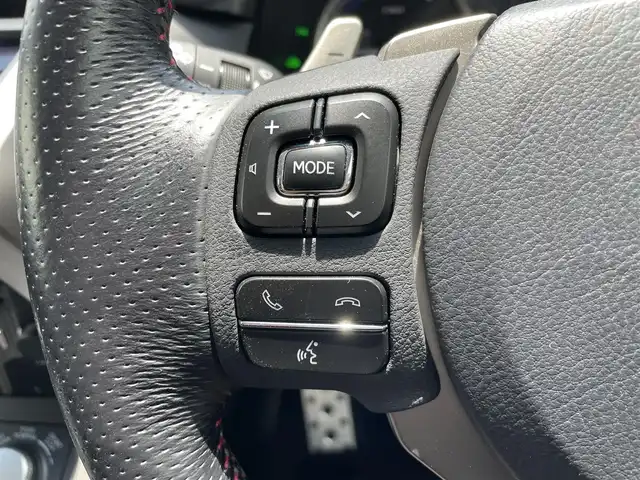 レクサス ＮＸ 300h Fスポーツ 福岡県 2015(平27)年 5.4万km ホワイトノーヴァガラスフレーク サンルーフ/バックカメラ/追従クルーズコントロール/パーキングアシスト/レーンキープアシスト/純正マット/純正AW/純正ナビ/フルセグTV/Bluetooth/AUX/USB2個/ステアリングヒーター/シートヒーター/エアシート/Dualエアコン
