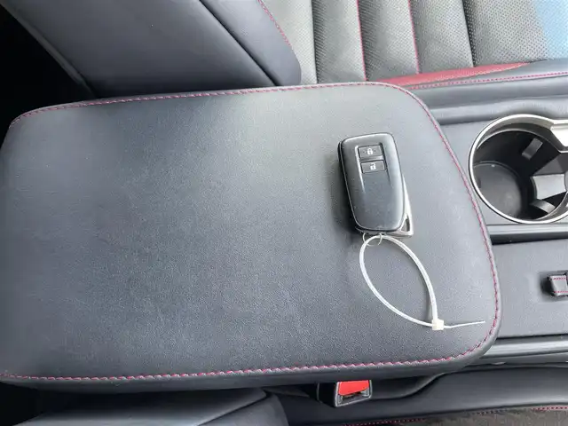 レクサス ＮＸ 300h Fスポーツ 福岡県 2015(平27)年 5.4万km ホワイトノーヴァガラスフレーク サンルーフ/バックカメラ/追従クルーズコントロール/パーキングアシスト/レーンキープアシスト/純正マット/純正AW/純正ナビ/フルセグTV/Bluetooth/AUX/USB2個/ステアリングヒーター/シートヒーター/エアシート/Dualエアコン
