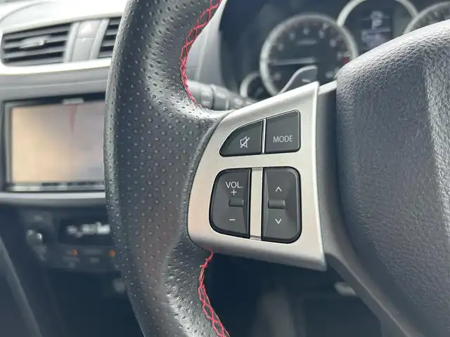 スズキ スイフト スポーツ 静岡県 2012(平24)年 4.9万km スノーホワイトパール ユーザー買取車両/純正SDナビ（AVC-MRZ05）/【CD/地デジTV】/純正LEDヘッドライト/純正17インチAW/クルーズコントロール/プッシュスタートボタン/MTモード付AT/パドルシフト/ETC/スマートキー/スペアキー×1/取扱説明書