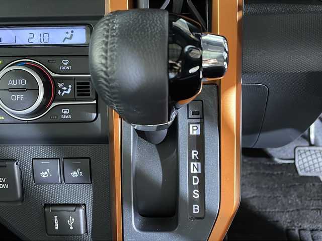 ダイハツ タフト G 福岡県 2023(令5)年 1.2万km サンドベージュメタリック ・純正ナビ/・Bluetooth/・USB/・フルセグTV/・IPoｄ/・全方位カメラ/・自動駐車/・純正ドラレコ/・衝突軽減ブレーキ/・スカイフィールトップ/・シートヒーター/・純正フロアマット/・電動パーキング/・ブレーキホールド