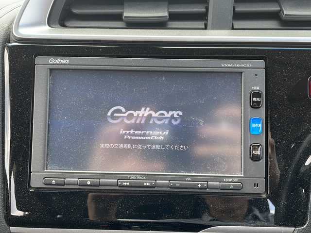 ホンダ フィット ハイブリット Lパッケージ 岩手県 2015(平27)年 8.3万km プレミアムホワイトパールⅡ 純正メモリーナビ（CD/ラジオ/Bluetooth）/ワンセグテレビ /バックカメラ/シティブレーキアクティブシステム/クルーズコントロール/ETC/寒冷地仕様/スマートキー（×2）/プッシュスタート/ステアリングスイッチ/ハーフレザーシート/車両接近通報装置/横滑り防止機能/カーテンエアバッグ /LEDヘッドライト/社外15inアルミホイール/純正フロアマット/電動格納ミラー/ウィンカーミラー/ドアバイザー