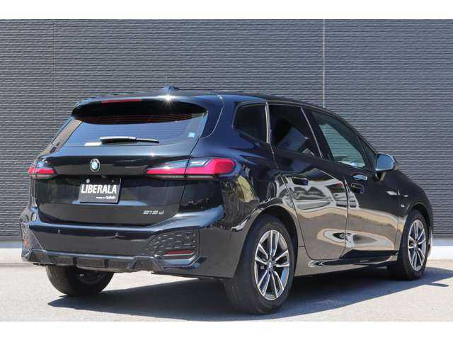 ＢＭＷ ＢＭＷ ２１８ｄ アクティブツアラー Mスポーツ 大分県 2023(令5)年 2.4万km サファイアブラックP ワンオーナー/アダプティブクルーズコントロール/ブラインドスポットモニター/ヘッドアップディスプレイ/純正ナビ/CarPlay/Bluetooth/ワイヤレス充電/全方位カメラ/ハーフレザー/シートヒーター/パワーシート/LEDヘッドライト/オートハイビーム/オートホールド/純正17インチAW/純正前後ドライブレコーダー/ミラー一体型ETC