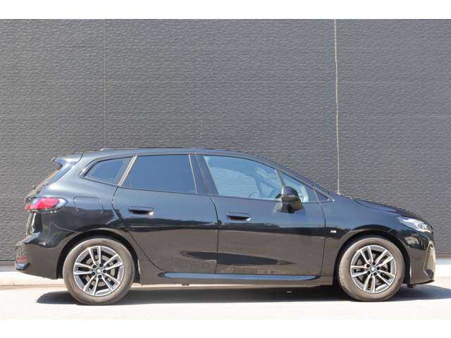 ＢＭＷ ＢＭＷ ２１８ｄ アクティブツアラー Mスポーツ 大分県 2023(令5)年 2.4万km サファイアブラックP ワンオーナー/アダプティブクルーズコントロール/ブラインドスポットモニター/ヘッドアップディスプレイ/純正ナビ/CarPlay/Bluetooth/ワイヤレス充電/全方位カメラ/ハーフレザー/シートヒーター/パワーシート/LEDヘッドライト/オートハイビーム/オートホールド/純正17インチAW/純正前後ドライブレコーダー/ミラー一体型ETC