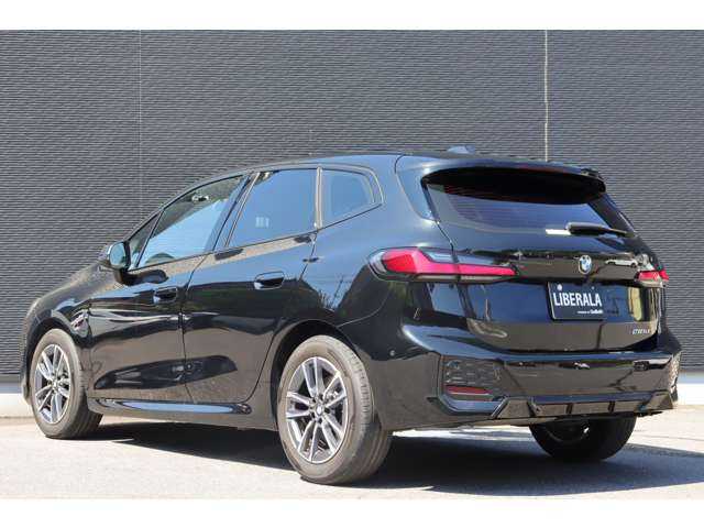 ＢＭＷ ＢＭＷ ２１８ｄ アクティブツアラー Mスポーツ 大分県 2023(令5)年 2.4万km サファイアブラックP ワンオーナー/アダプティブクルーズコントロール/ブラインドスポットモニター/ヘッドアップディスプレイ/純正ナビ/CarPlay/Bluetooth/ワイヤレス充電/全方位カメラ/ハーフレザー/シートヒーター/パワーシート/LEDヘッドライト/オートハイビーム/オートホールド/純正17インチAW/純正前後ドライブレコーダー/ミラー一体型ETC