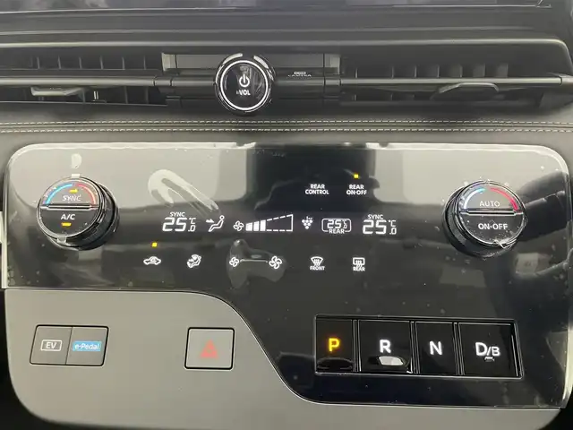 日産 セレナ e－パワー ハイウェイスター V 岡山県 2025(令7)年 0.1千km プリズムホワイト 登録済未使用車/e-POWER　ハイウエイスターV　ヘッドランプ /オートレベライザー/アダプティブLEDヘッドライトシステム /アラウンドビューモニター（移動物 検知機能付）/インテリジェント ルームミラー/アドバンスドドライブアシストディスプレイ（12.3インチカラーディスプレイ）/統合型インターフェースディスプレイ/ワイヤレス充電器/6スピーカー/NissanConnectナビゲーションシステム（地デジ内蔵）/車載通信ユニット（TCU［Telematics Control Unit］）ETC2.0ユニット（ビルトインタイプ）/ドライブレコーダー（前後セット）/プロパイロット（ナビリンク機能付）/プロパイロット緊急停止支援システム（SOSコール機能付）