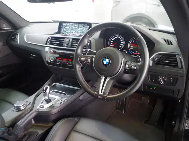 ＢＭＷ Ｍ２ コンペティション 兵庫県 2019(令1)年 1.8万km サファイアブラックP harman/kardon HiFiサウンド・システム/（360W、12スピーカー、7チャンネル・サラウンド）/純正ナビ/バックカメラ/ETC/黒革シート/パワーシート/シートヒーター/純正19インチAW/ドライビングアシスト/衝突軽減/LDW/アダプティブLEDヘッドライト/（LEDハイ／ロービーム、LEDスモール・ライト・リング。光軸自動調整機構付）/コンフォートアクセス/ドライブレコーダー
