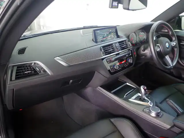ＢＭＷ Ｍ２ コンペティション 兵庫県 2019(令1)年 1.8万km サファイアブラックP harman/kardon HiFiサウンド・システム/（360W、12スピーカー、7チャンネル・サラウンド）/純正ナビ/バックカメラ/ETC/黒革シート/パワーシート/シートヒーター/純正19インチAW/ドライビングアシスト/衝突軽減/LDW/アダプティブLEDヘッドライト/（LEDハイ／ロービーム、LEDスモール・ライト・リング。光軸自動調整機構付）/コンフォートアクセス/ドライブレコーダー
