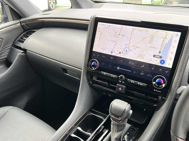 トヨタ アルファード Z 兵庫県 2025(令7)年 0.9万km スティールブロンドM ワンオーナー/14インチディスプレイオーディオプラス/・コネクティッドナビ対応/・フルセグTV・AM/FM・USB入力・HDMI入力/・AppleCarPlay・AndrodiAuto/・ETC2.0/左右独立ムーンルーフ/デジタルインナーミラー/ドライブレコーダー前後/パワーシート（前席）/・マイコンプリセットドライビングポジションシステム/助手席肩口パワーシートスイッチ/2列目エグゼクティブパワーシート/・パワーリクライニング/・大型ヘッドレスト/・快適温熱シート/・充電用USB端子/・パワーオットマン/・折り畳み式サイドテーブル/・大型アームレスト/セーフティセンス（予防安全パッケージ）/・プリクラッシュセーフティ/・レーントレーシングアシスト/・レーンディパーチャーアラート/・全車速追従機能付レーダークルーズコントロール/・アダプティブハイビームシステム/・ロードサインアシスト/トヨタチームメイト/カラーヘッドアップディスプレイ/・タッチトレーサーオペレーション/ユニバーサルステップ/グローブボックス照明/おくだけ充電/床下透過表示機能付パノラミックビューモニター/3眼LEDヘッドライトランプ
