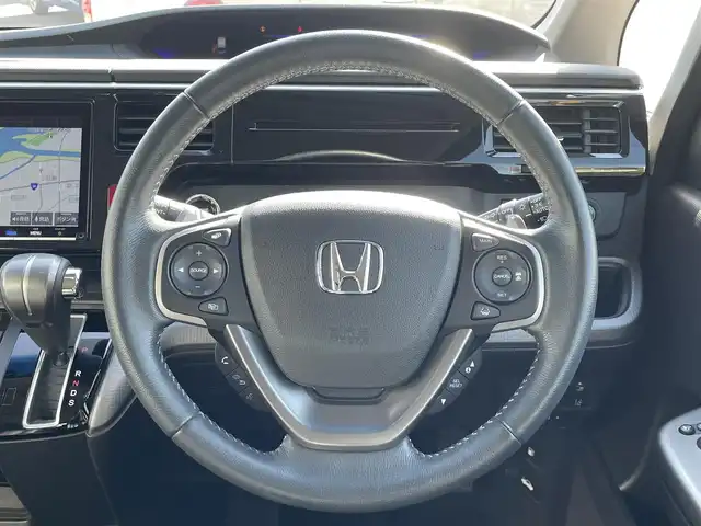 ホンダ ステップワゴン スパーダ ホンダセンシング 和歌山県 2021(令3)年 4.1万km プレミアムスパークルブラックパール 純正ナビ/バックカメラ/フルセグTV/BT/CD/DVD/衝突軽減ブレーキ/レーンキープアシスト/クルーズコントロール/オートライト/わくわくゲート/フリップダウンモニター/ドラレコ/ビルトインETC2.0/両側パワスラ/パドルシフト/LEDヘッドライト/フォグランプ/純正フロアマット/純正アルミ