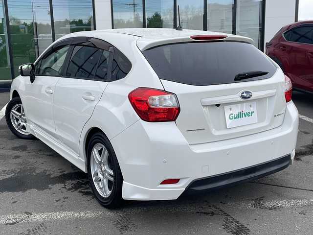 スバル インプレッサ スポーツ 1．6i－S アイサイト 道東・釧路十勝 2016(平28)年 7.6万km クリスタルホワイトP ・４WD/・純正ダイアトーンサウンドナビ/（BT・CD・DVD・ラジオ・フルセグ）/・バックカメラ/・アイサイト/・衝突被害軽減ブレーキ/・白線逸脱防止機能/・横滑り防止装置/・アイドリングストップ/・ドアバイザー/・ウィンカーミラー/・電動格納ミラー/・フォグライト/・レータークルーズコントロール/・純正ドライブレコーダー/・ハーフレザーシート/・オートライト/・純正16インチアルミホイール付夏タイヤ積込
