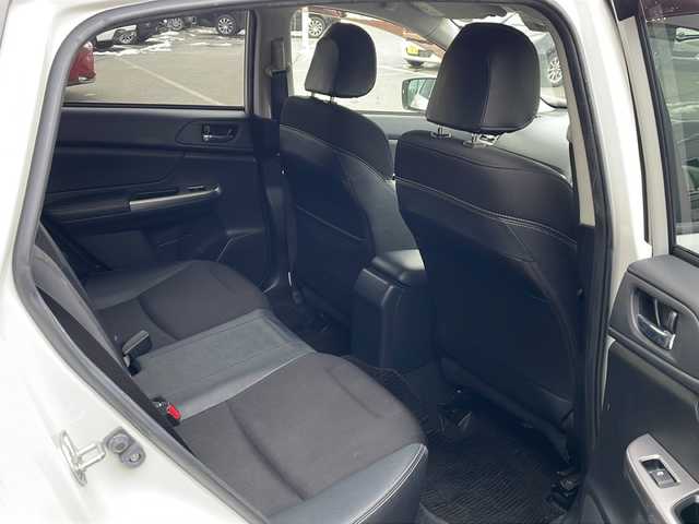 スバル インプレッサ スポーツ 1．6i－S アイサイト 道東・釧路十勝 2016(平28)年 7.6万km クリスタルホワイトP ・４WD/・純正ダイアトーンサウンドナビ/（BT・CD・DVD・ラジオ・フルセグ）/・バックカメラ/・アイサイト/・衝突被害軽減ブレーキ/・白線逸脱防止機能/・横滑り防止装置/・アイドリングストップ/・ドアバイザー/・ウィンカーミラー/・電動格納ミラー/・フォグライト/・レータークルーズコントロール/・純正ドライブレコーダー/・ハーフレザーシート/・オートライト/・純正16インチアルミホイール付夏タイヤ積込