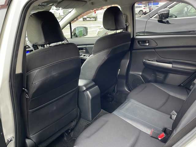 スバル インプレッサ スポーツ 1．6i－S アイサイト 道東・釧路十勝 2016(平28)年 7.6万km クリスタルホワイトP ・４WD/・純正ダイアトーンサウンドナビ/（BT・CD・DVD・ラジオ・フルセグ）/・バックカメラ/・アイサイト/・衝突被害軽減ブレーキ/・白線逸脱防止機能/・横滑り防止装置/・アイドリングストップ/・ドアバイザー/・ウィンカーミラー/・電動格納ミラー/・フォグライト/・レータークルーズコントロール/・純正ドライブレコーダー/・ハーフレザーシート/・オートライト/・純正16インチアルミホイール付夏タイヤ積込