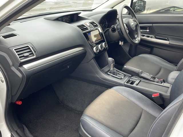 スバル インプレッサ スポーツ 1．6i－S アイサイト 道東・釧路十勝 2016(平28)年 7.6万km クリスタルホワイトP ・４WD/・純正ダイアトーンサウンドナビ/（BT・CD・DVD・ラジオ・フルセグ）/・バックカメラ/・アイサイト/・衝突被害軽減ブレーキ/・白線逸脱防止機能/・横滑り防止装置/・アイドリングストップ/・ドアバイザー/・ウィンカーミラー/・電動格納ミラー/・フォグライト/・レータークルーズコントロール/・純正ドライブレコーダー/・ハーフレザーシート/・オートライト/・純正16インチアルミホイール付夏タイヤ積込