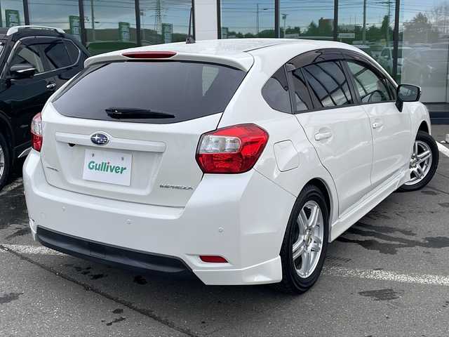 スバル インプレッサ スポーツ 1．6i－S アイサイト 道東・釧路十勝 2016(平28)年 7.6万km クリスタルホワイトP ・４WD/・純正ダイアトーンサウンドナビ/（BT・CD・DVD・ラジオ・フルセグ）/・バックカメラ/・アイサイト/・衝突被害軽減ブレーキ/・白線逸脱防止機能/・横滑り防止装置/・アイドリングストップ/・ドアバイザー/・ウィンカーミラー/・電動格納ミラー/・フォグライト/・レータークルーズコントロール/・純正ドライブレコーダー/・ハーフレザーシート/・オートライト/・純正16インチアルミホイール付夏タイヤ積込