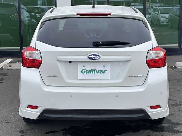 スバル インプレッサ スポーツ 1．6i－S アイサイト 道東・釧路十勝 2016(平28)年 7.6万km クリスタルホワイトP ・４WD/・純正ダイアトーンサウンドナビ/（BT・CD・DVD・ラジオ・フルセグ）/・バックカメラ/・アイサイト/・衝突被害軽減ブレーキ/・白線逸脱防止機能/・横滑り防止装置/・アイドリングストップ/・ドアバイザー/・ウィンカーミラー/・電動格納ミラー/・フォグライト/・レータークルーズコントロール/・純正ドライブレコーダー/・ハーフレザーシート/・オートライト/・純正16インチアルミホイール付夏タイヤ積込