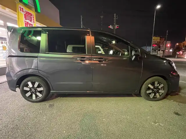 ホンダ フリード ハイブリット e:HEV AIR EX 神奈川県 2024(令6)年 0.1万km メテオロイドグレーメタリック 衝突軽減システム/ブラインドスポットアシスト/レーンキープアシスト/パーキングアシスト/アダプティブクルーズコントロール/コーナーセンサー/両側パワースライドドア/シートヒーター/カーテンエアバッグ/サイドエアバッグ/純正ナビ/TV/BT/FM/AM/USB/三列シート