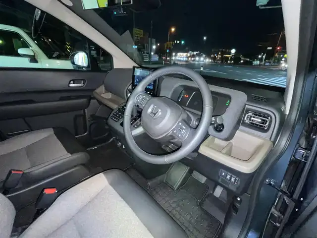 ホンダ フリード ハイブリット e:HEV AIR EX 神奈川県 2024(令6)年 0.1万km メテオロイドグレーメタリック 衝突軽減システム/ブラインドスポットアシスト/レーンキープアシスト/パーキングアシスト/アダプティブクルーズコントロール/コーナーセンサー/両側パワースライドドア/シートヒーター/カーテンエアバッグ/サイドエアバッグ/純正ナビ/TV/BT/FM/AM/USB/三列シート