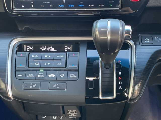 ホンダ ステップワゴン スパーダ クールスピリット 青森県 2016(平28)年 15.8万km プレミアムスパイスパープルP 4WD/純正9インチナビ・フルセグTV/CD・DVD・HDMI・Bluetooth・USB/社外フリップダウンモニター/フロント・バックカメラ/合皮コンビシート/前席シートヒーター/両側パワースライドドア/クルーズコントロール/純正ビルトインETC/前後ドライブレコーダー/社外デジタルインナーミラー/パドルシフト/ワイパーデアイサー/LEDヘッドライト/フォグランプ/社外17インチAW夏タイヤ/純正16インチAWスタッドレス有/スペアキー/保証書・取説書