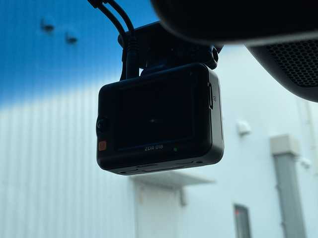 ホンダ フィット ハイブリット S ホンダセンシング 愛媛県 2018(平30)年 7.4万km シャイニンググレーM 純正ナビ/バックカメラ/衝突軽減システム/ビルトインETC/ドライブレコーダー前後/フルセグTV/クルーズコントロール追従あり/オートLED/レーンキープアシスト/横滑り防止装置/純正16AW/純正フロアマット/スペアキー1本/Bluetooth