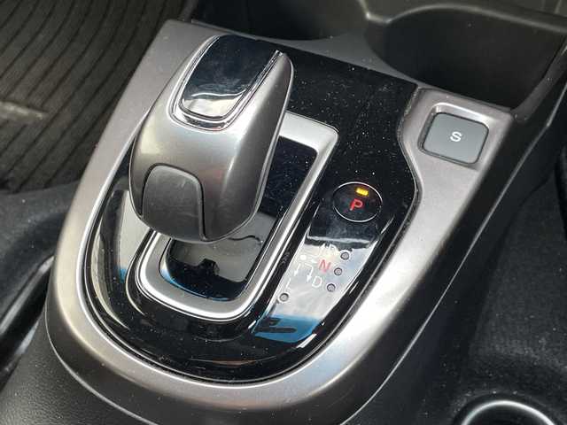 ホンダ フィット ハイブリット S ホンダセンシング 愛媛県 2018(平30)年 7.4万km シャイニンググレーM 純正ナビ/バックカメラ/衝突軽減システム/ビルトインETC/ドライブレコーダー前後/フルセグTV/クルーズコントロール追従あり/オートLED/レーンキープアシスト/横滑り防止装置/純正16AW/純正フロアマット/スペアキー1本/Bluetooth