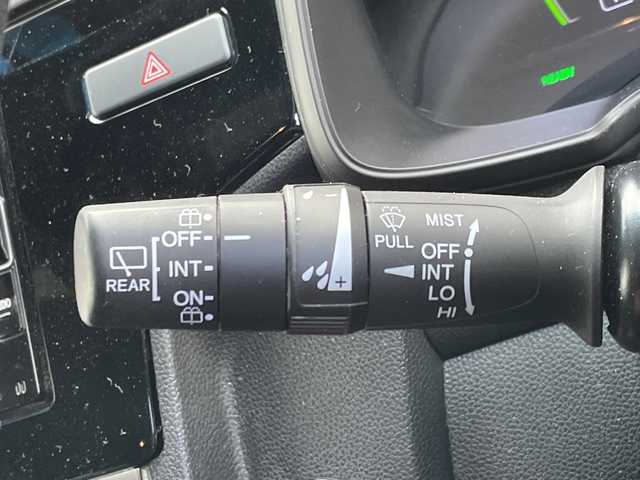 ホンダ フィット ハイブリット S ホンダセンシング 愛媛県 2018(平30)年 7.4万km シャイニンググレーM 純正ナビ/バックカメラ/衝突軽減システム/ビルトインETC/ドライブレコーダー前後/フルセグTV/クルーズコントロール追従あり/オートLED/レーンキープアシスト/横滑り防止装置/純正16AW/純正フロアマット/スペアキー1本/Bluetooth