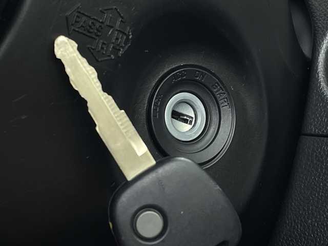 スズキ ワゴンＲ HYBRID FX 新潟県 2022(令4)年 2.1万km フェニックスレッドパール 4WD/スペアキー1本/メモリナビ　型式AVIC-RW303/CD/DVD/ワンセグ/シートヒーター　D席/N席/ハロゲン/バイザー/冬タイヤ4本セット