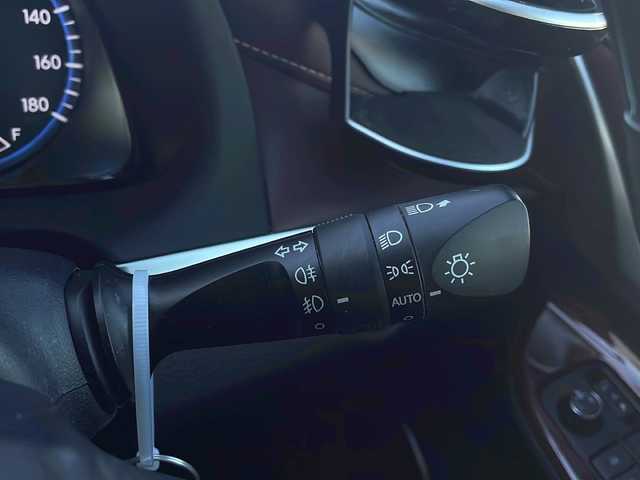 トヨタ ハリアー ハイブリッド プレミアム 福島県 2015(平27)年 11.1万km ホワイトパールクリスタルシャイン 4WD サンルーフ Blutooth バックカメラ 純正SDナビ フルセグTV ETC コーナーセンサー 車線逸脱警報 横滑り防止 純正LEDライト オートライト ドライブレコーダー前 純正モデリスタフルエアロ スペアキー　パワーバックドア