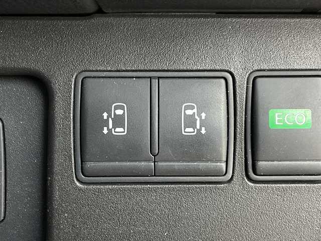 日産 セレナ HWS S HV Vセレ +SeftyⅡ 群馬県 2016(平28)年 5.5万km ダイヤモンドブラック 純正後席モニター　純正８型ナビ　全周囲カメラ　ドラレコ　ＥＴＣ　ＨＩＤ　両側電動スライドドア　　クルーズコントロール　レーンキープアシスト　衝突被害軽減システム　スマートキー　プッシュスタート　禁煙