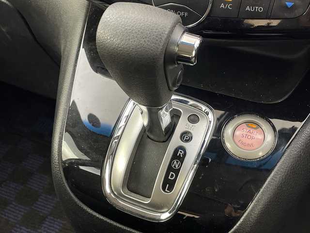 日産 セレナ HWS S HV Vセレ +SeftyⅡ 群馬県 2016(平28)年 5.5万km ダイヤモンドブラック 純正後席モニター　純正８型ナビ　全周囲カメラ　ドラレコ　ＥＴＣ　ＨＩＤ　両側電動スライドドア　　クルーズコントロール　レーンキープアシスト　衝突被害軽減システム　スマートキー　プッシュスタート　禁煙