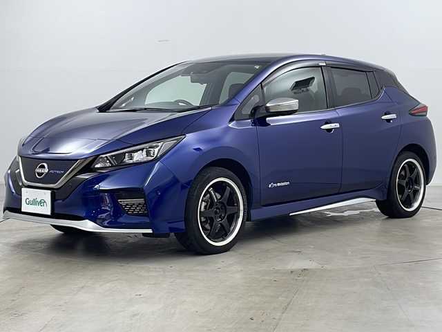 日産 リーフ e+ オーテック 道央・札幌 2021(令3)年 2万km オーロラフレアブルーパール ・ワンオーナー/・プロパイロット/・純正ナビ/（BT&USB&HDMI&フルセグ&AppleCarPlay）/・全方位モニター/・エマージェンシーブレーキ/・側方支援/・後側方支援/・道路標識表示/・レーダークルーズ/・BSM/・純正デジタルインナーミラー/・レーダークルーズコントロール/・ステアリングヒーター/・全席シートヒーター/・社外ドライブレコーダー（前方）/・ステアリングスイッチ/・ビルトインETC/・フロント、サイド、バックカメラ/・LEDヘッドライト/・RAYS１８インチAW/・純正AW付き冬タイヤ積み込み