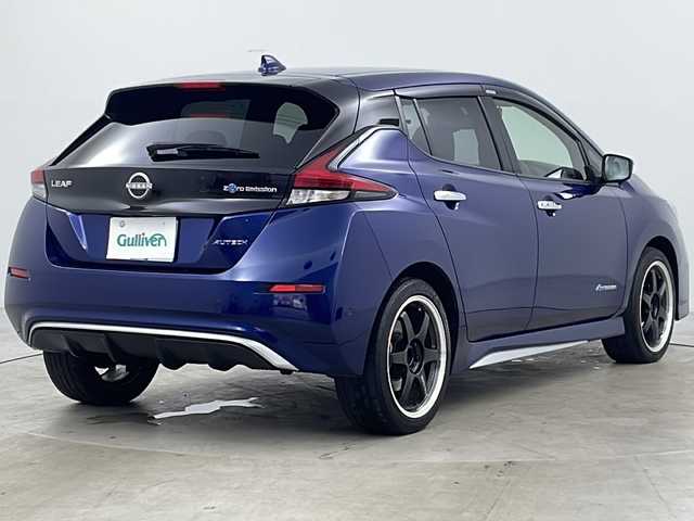 日産 リーフ e+ オーテック 道央・札幌 2021(令3)年 2万km オーロラフレアブルーパール ・ワンオーナー/・プロパイロット/・純正ナビ/（BT&USB&HDMI&フルセグ&AppleCarPlay）/・全方位モニター/・エマージェンシーブレーキ/・側方支援/・後側方支援/・道路標識表示/・レーダークルーズ/・BSM/・純正デジタルインナーミラー/・レーダークルーズコントロール/・ステアリングヒーター/・全席シートヒーター/・社外ドライブレコーダー（前方）/・ステアリングスイッチ/・ビルトインETC/・フロント、サイド、バックカメラ/・LEDヘッドライト/・RAYS１８インチAW/・純正AW付き冬タイヤ積み込み