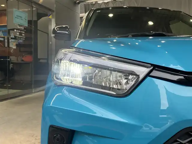 トヨタ ライズ Z 東京都 2021(令3)年 3.7万km ブラックマイカメタリック/ターコイズブルーマイカメタリック ワンオーナー /スマートアシスト/リアスポイラー/ツートンカラー（ターコイズブルーマイカメタリック）/ディスプレイオーディオ/（フルセグTV/Bluetooth/ラジオ）/Apple Car Play/純正１７インチアルミホイール/トラクションコントロール/アイドリングストップ/フルセグＴＶ/LEDヘッドライト/LEDフォグランプ/オートライト/ウィンカーミラー/革巻きステアリング/ステアリングリモコン/レーダークルーズコントロール/両席シートヒーター/スマートキー/スペアキー/純正フロアマット/サイドバイザー/カーテンエアバック/ETC2.0/取扱説明書（車両・オーディオ）有/整備記録簿有