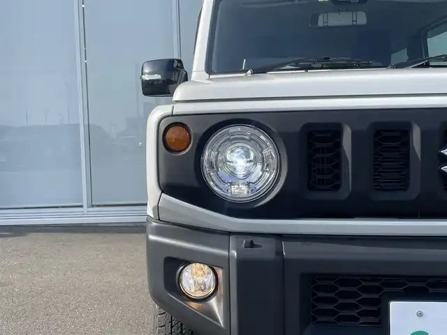 スズキ ジムニー XC 神奈川県 2022(令4)年 4万km ピュアホワイトP ワンオーナー　/ターボ車　/純正８型ナビ(パナソニック　CN-RZ875)/フルセグ　/CD/DVD/Bluetooth/バックカメラ　/レーダークルーズコントロール　/前後ドライブレコーダー(KENWOOD)/パートタイム４ＷＤ　/背面タイヤ　/デュアルセンサーブレーキサポート　/ダウンヒルアシストコントロール/LEDヘッドライト/フォグライト/アイドリングストップ/前席シートヒーター/ABS/横滑り防止装置/レーンキープアシスト/デジタルインナーミラー/プッシュスタート/スマートキー/オートエアコン/オートライト/W＋サイドエアバッグ/カーテンエアバック
