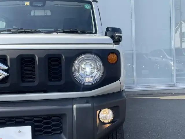 スズキ ジムニー XC 神奈川県 2022(令4)年 4万km ピュアホワイトP ワンオーナー　/ターボ車　/純正８型ナビ(パナソニック　CN-RZ875)/フルセグ　/CD/DVD/Bluetooth/バックカメラ　/レーダークルーズコントロール　/前後ドライブレコーダー(KENWOOD)/パートタイム４ＷＤ　/背面タイヤ　/デュアルセンサーブレーキサポート　/ダウンヒルアシストコントロール/LEDヘッドライト/フォグライト/アイドリングストップ/前席シートヒーター/ABS/横滑り防止装置/レーンキープアシスト/デジタルインナーミラー/プッシュスタート/スマートキー/オートエアコン/オートライト/W＋サイドエアバッグ/カーテンエアバック