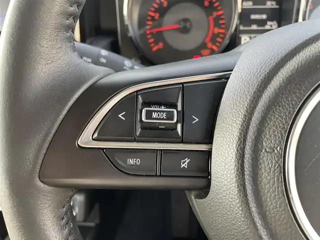 スズキ ジムニー XC 神奈川県 2022(令4)年 4万km ピュアホワイトP ワンオーナー　/ターボ車　/純正８型ナビ(パナソニック　CN-RZ875)/フルセグ　/CD/DVD/Bluetooth/バックカメラ　/レーダークルーズコントロール　/前後ドライブレコーダー(KENWOOD)/パートタイム４ＷＤ　/背面タイヤ　/デュアルセンサーブレーキサポート　/ダウンヒルアシストコントロール/LEDヘッドライト/フォグライト/アイドリングストップ/前席シートヒーター/ABS/横滑り防止装置/レーンキープアシスト/デジタルインナーミラー/プッシュスタート/スマートキー/オートエアコン/オートライト/W＋サイドエアバッグ/カーテンエアバック