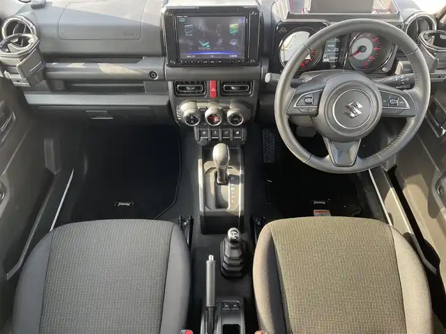 スズキ ジムニー XC 神奈川県 2022(令4)年 4万km ピュアホワイトP ワンオーナー　/ターボ車　/純正８型ナビ(パナソニック　CN-RZ875)/フルセグ　/CD/DVD/Bluetooth/バックカメラ　/レーダークルーズコントロール　/前後ドライブレコーダー(KENWOOD)/パートタイム４ＷＤ　/背面タイヤ　/デュアルセンサーブレーキサポート　/ダウンヒルアシストコントロール/LEDヘッドライト/フォグライト/アイドリングストップ/前席シートヒーター/ABS/横滑り防止装置/レーンキープアシスト/デジタルインナーミラー/プッシュスタート/スマートキー/オートエアコン/オートライト/W＋サイドエアバッグ/カーテンエアバック