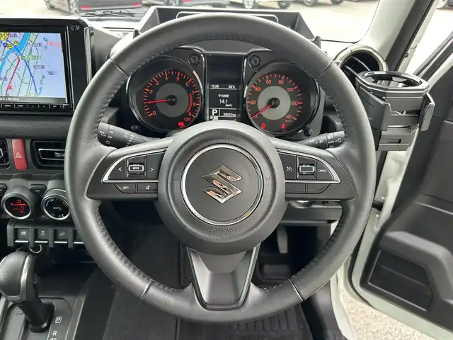 スズキ ジムニー XC 和歌山県 2022(令4)年 4万km ピュアホワイトP 純正８型ナビ(パナソニック　CN-RZ875)/フルセグ　/（CD/DVD/Bluetooth）/バックカメラ　/クルーズコントロール　/前後ドライブレコーダー(KENWOOD)/背面タイヤ　/デュアルセンサーブレーキサポート　/ダウンヒルアシストコントロール/LEDヘッドライト/フォグライト/アイドリングストップ/前席シートヒーター/横滑り防止装置/デジタルインナーミラー