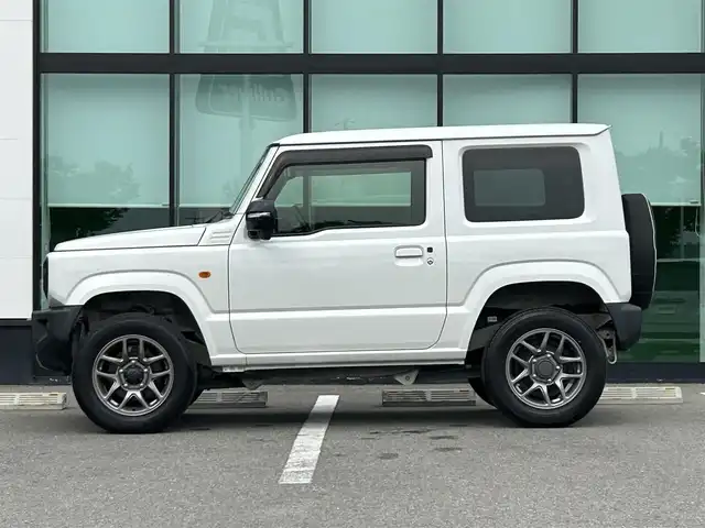 スズキ ジムニー XC 和歌山県 2022(令4)年 4万km ピュアホワイトP 純正８型ナビ(パナソニック　CN-RZ875)/フルセグ　/（CD/DVD/Bluetooth）/バックカメラ　/クルーズコントロール　/前後ドライブレコーダー(KENWOOD)/背面タイヤ　/デュアルセンサーブレーキサポート　/ダウンヒルアシストコントロール/LEDヘッドライト/フォグライト/アイドリングストップ/前席シートヒーター/横滑り防止装置/デジタルインナーミラー