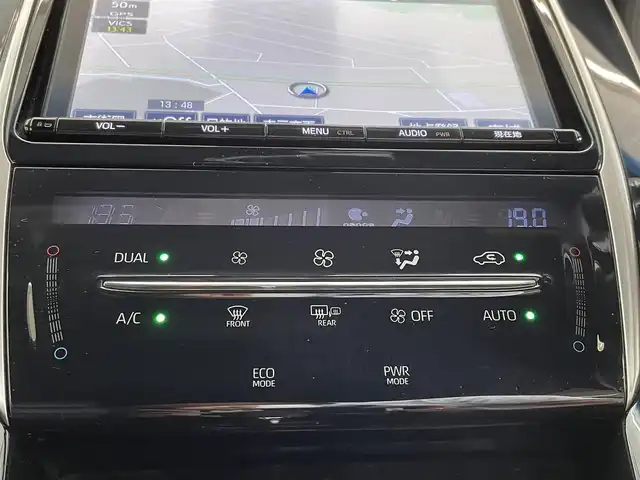 トヨタ ハリアー プレミアム 千葉県 2018(平30)年 8.8万km ホワイトパールクリスタルシャイン トヨタセーフティセンス/・プリクラッシュセーフティ/・レーンディパーチャーアラート（ステアリング制御付）/・アダプティブハイビーム/・レーダークルーズコントロール(全車速追従機能付き）/純正9インチメモリナビ【NSZT-Y66T】/・フルセグTV/BT/CD/DVD/ラジオ/バックカメラ/パワーバックドア/パワーシート/ビルトインETC2.0/ハーフレザーシート/本革巻き3本スポークステアリング/純正18インチアルミホイール/LEDヘッドランプ/保証書/取扱説明書/スペアキー