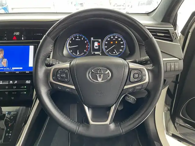 トヨタ ハリアー プレミアム 千葉県 2018(平30)年 8.8万km ホワイトパールクリスタルシャイン トヨタセーフティセンス/・プリクラッシュセーフティ/・レーンディパーチャーアラート（ステアリング制御付）/・アダプティブハイビーム/・レーダークルーズコントロール(全車速追従機能付き）/純正9インチメモリナビ【NSZT-Y66T】/・フルセグTV/BT/CD/DVD/ラジオ/バックカメラ/パワーバックドア/パワーシート/ビルトインETC2.0/ハーフレザーシート/本革巻き3本スポークステアリング/純正18インチアルミホイール/LEDヘッドランプ/保証書/取扱説明書/スペアキー