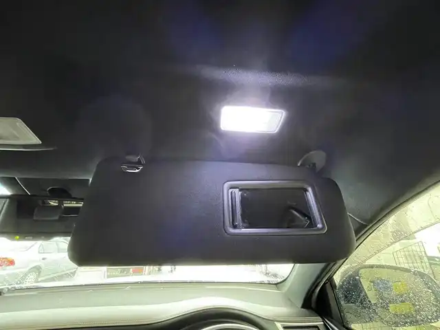 トヨタ ハリアー プレミアム 千葉県 2018(平30)年 8.8万km ホワイトパールクリスタルシャイン トヨタセーフティセンス/・プリクラッシュセーフティ/・レーンディパーチャーアラート（ステアリング制御付）/・アダプティブハイビーム/・レーダークルーズコントロール(全車速追従機能付き）/純正9インチメモリナビ【NSZT-Y66T】/・フルセグTV/BT/CD/DVD/ラジオ/バックカメラ/パワーバックドア/パワーシート/ビルトインETC2.0/ハーフレザーシート/本革巻き3本スポークステアリング/純正18インチアルミホイール/LEDヘッドランプ/保証書/取扱説明書/スペアキー