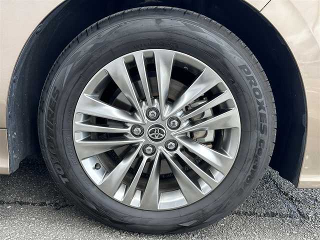 トヨタ アルファードハイブリット Z 三重県 2024(令6)年 3.6万km ゴールド ワンオーナー/ムーンルーフ/♪トヨタセーフティセンス/　・プリクラッシュセーフティシステム(PCS)/　・レーダークルーズコントロール/　・プロアクティブドライビングアシスト( PDA)/　・レーントテーシングアシスト( LTA)/   ・レーンディパーチャーアラート(LDA)/　・ブラインドスポットモニター(BSM)/　・ドライブスタートコントロール/♪純正メーカー14インチディスプレイナビ/　・フルセグ・Bluetooth・USB/　・MiraCast・HDMI/♪純正13.2インチ有機EL後席ディスプレイ/♪パノラミックビューモニター/♪純正デジタルインナーミラー/♪純正ドライブレコーダー(前後・360°)/♪前席・後席パワーシート(D席メモリ機能付き)/♪前席・後席(シートヒーター・ベンチレーション)/♪スマートキーx2/♪プッシュスタート/♪両側パワースライドドア/♪パワーバックドア/♪クリアランスソナー/♪三眼 LEDヘッドライト/♪LEDフォグライト/♪オートハイビーム/♪オートブレーキホールド/♪オートリトラクタブルミラー/♪後席電動オットマン/♪後席電動サンシェード/♪AC100V/♪ビルトインETC2.0/♪フロアマット/♪ドアバイザー