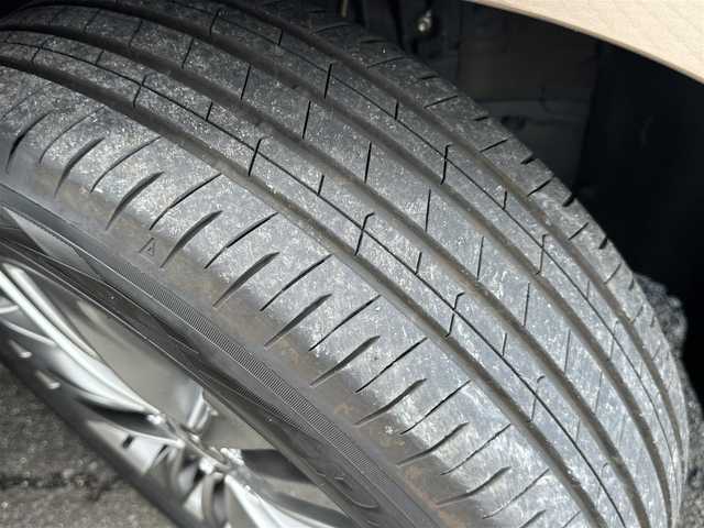 トヨタ アルファードハイブリット Z 三重県 2024(令6)年 3.6万km ゴールド ワンオーナー/ムーンルーフ/♪トヨタセーフティセンス/　・プリクラッシュセーフティシステム(PCS)/　・レーダークルーズコントロール/　・プロアクティブドライビングアシスト( PDA)/　・レーントテーシングアシスト( LTA)/   ・レーンディパーチャーアラート(LDA)/　・ブラインドスポットモニター(BSM)/　・ドライブスタートコントロール/♪純正メーカー14インチディスプレイナビ/　・フルセグ・Bluetooth・USB/　・MiraCast・HDMI/♪純正13.2インチ有機EL後席ディスプレイ/♪パノラミックビューモニター/♪純正デジタルインナーミラー/♪純正ドライブレコーダー(前後・360°)/♪前席・後席パワーシート(D席メモリ機能付き)/♪前席・後席(シートヒーター・ベンチレーション)/♪スマートキーx2/♪プッシュスタート/♪両側パワースライドドア/♪パワーバックドア/♪クリアランスソナー/♪三眼 LEDヘッドライト/♪LEDフォグライト/♪オートハイビーム/♪オートブレーキホールド/♪オートリトラクタブルミラー/♪後席電動オットマン/♪後席電動サンシェード/♪AC100V/♪ビルトインETC2.0/♪フロアマット/♪ドアバイザー