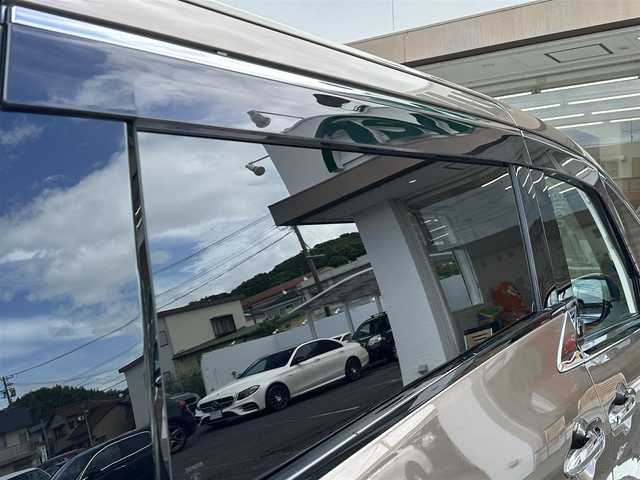 トヨタ アルファードハイブリット Z 三重県 2024(令6)年 3.6万km ゴールド ワンオーナー/ムーンルーフ/♪トヨタセーフティセンス/　・プリクラッシュセーフティシステム(PCS)/　・レーダークルーズコントロール/　・プロアクティブドライビングアシスト( PDA)/　・レーントテーシングアシスト( LTA)/   ・レーンディパーチャーアラート(LDA)/　・ブラインドスポットモニター(BSM)/　・ドライブスタートコントロール/♪純正メーカー14インチディスプレイナビ/　・フルセグ・Bluetooth・USB/　・MiraCast・HDMI/♪純正13.2インチ有機EL後席ディスプレイ/♪パノラミックビューモニター/♪純正デジタルインナーミラー/♪純正ドライブレコーダー(前後・360°)/♪前席・後席パワーシート(D席メモリ機能付き)/♪前席・後席(シートヒーター・ベンチレーション)/♪スマートキーx2/♪プッシュスタート/♪両側パワースライドドア/♪パワーバックドア/♪クリアランスソナー/♪三眼 LEDヘッドライト/♪LEDフォグライト/♪オートハイビーム/♪オートブレーキホールド/♪オートリトラクタブルミラー/♪後席電動オットマン/♪後席電動サンシェード/♪AC100V/♪ビルトインETC2.0/♪フロアマット/♪ドアバイザー